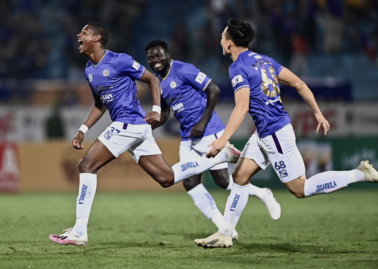 'HAGL chua phai la the luc lon o V.League' anh 2