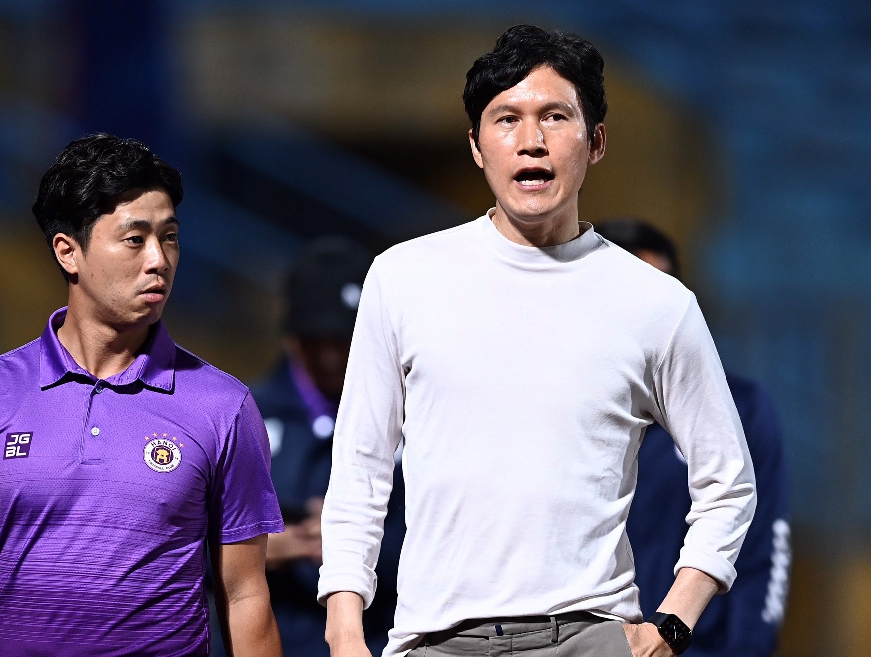 HLV doi Ha Noi san sang cho viec mat ghe hinh anh