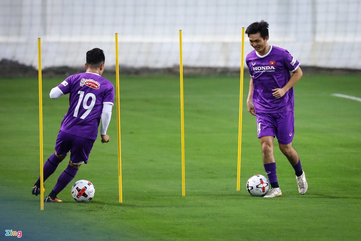 'HLV Kiatisuk luon co gang de tuyen thu Viet Nam dat phong do cao' anh 1