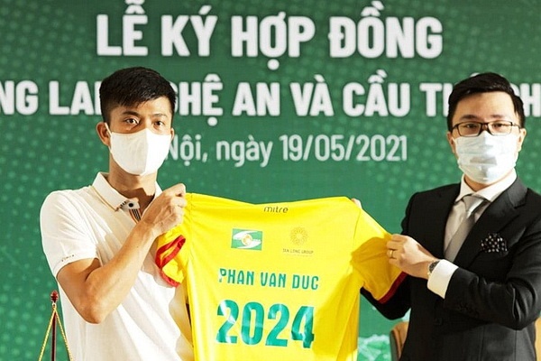 Phan Van Duc o lai SLNA hinh anh