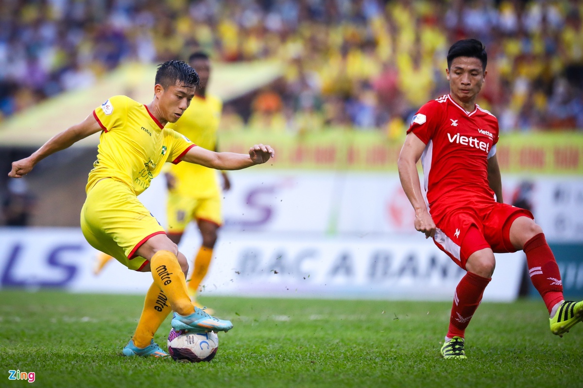 SLNA giu chan Phan Van Duc them ba mua anh 1