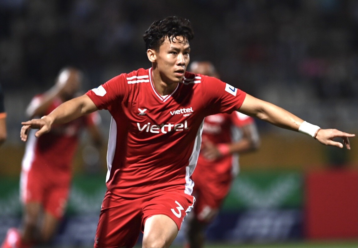 Phan Van Duc - Vien gach dau cho mong tro lai cua SLNA anh 2