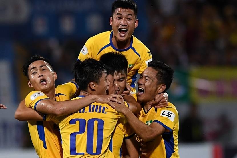 Phan Van Duc - vien gach noi cho mong tro lai cua SLNA hinh anh