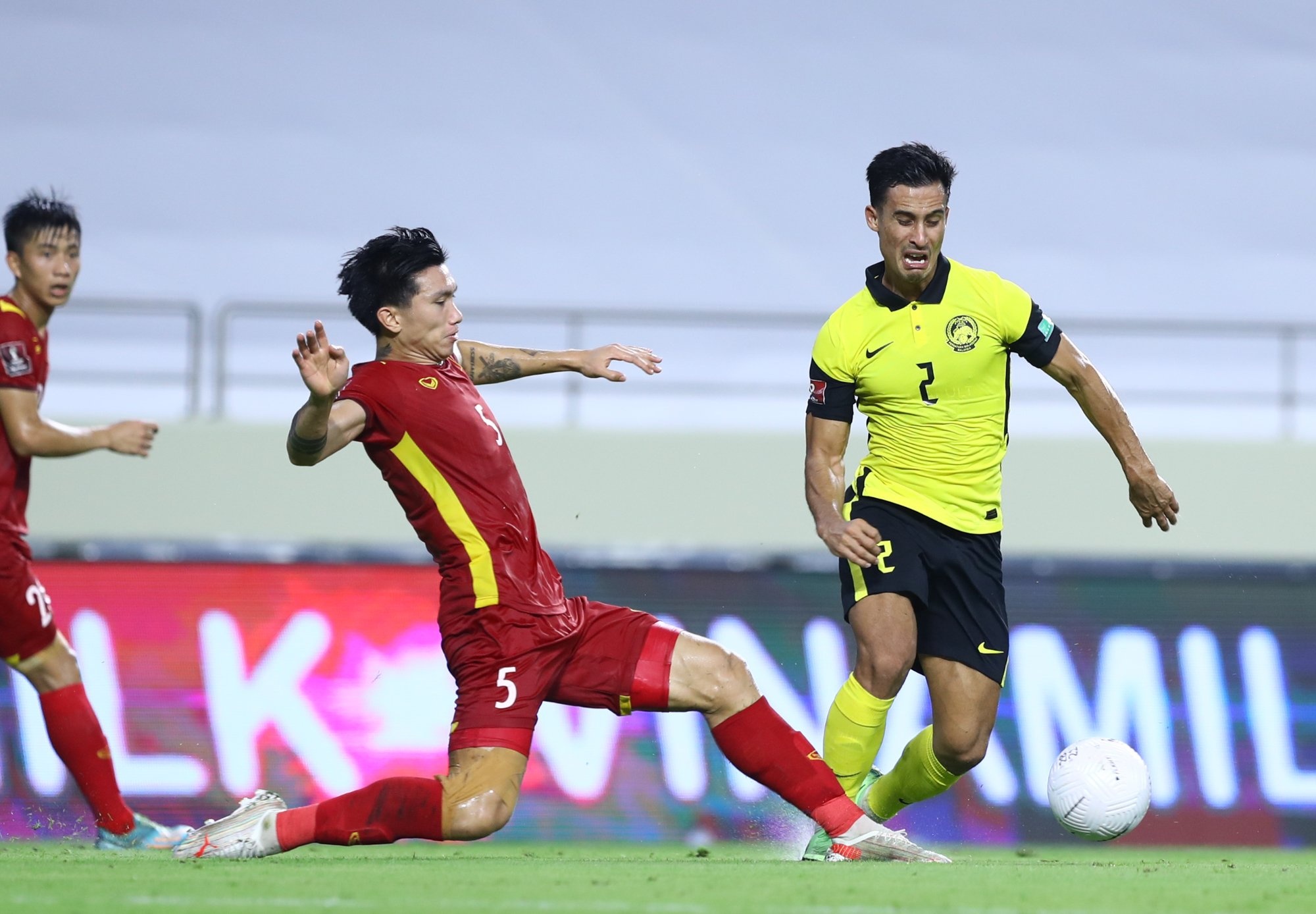 Tan truong cao diem nhat tran Viet Nam 2-1 Indonesia anh 6