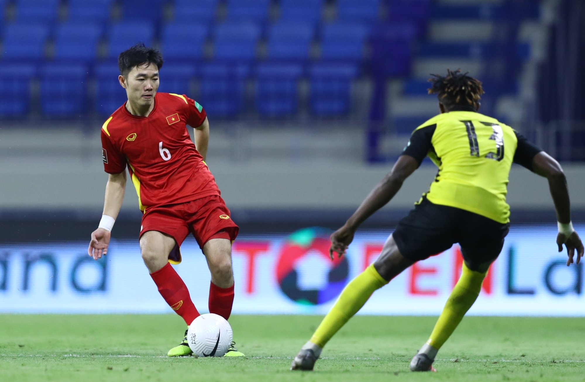 Tan truong cao diem nhat tran Viet Nam 2-1 Indonesia anh 8