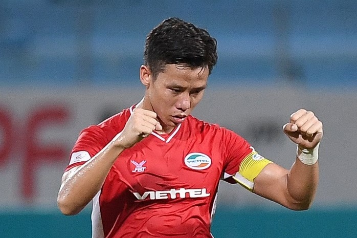 Que Ngoc Hai va Bui Tien Dung toi Thai Lan sau tran gap UAE hinh anh