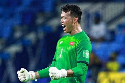 12 thang thay doi chong mat cua thu mon Tan Truong hinh anh