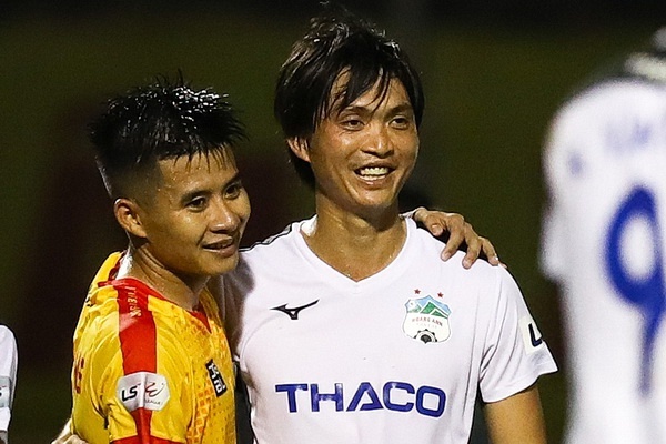 V.League 2021 da tap trung tu giai doan 2 hinh anh
