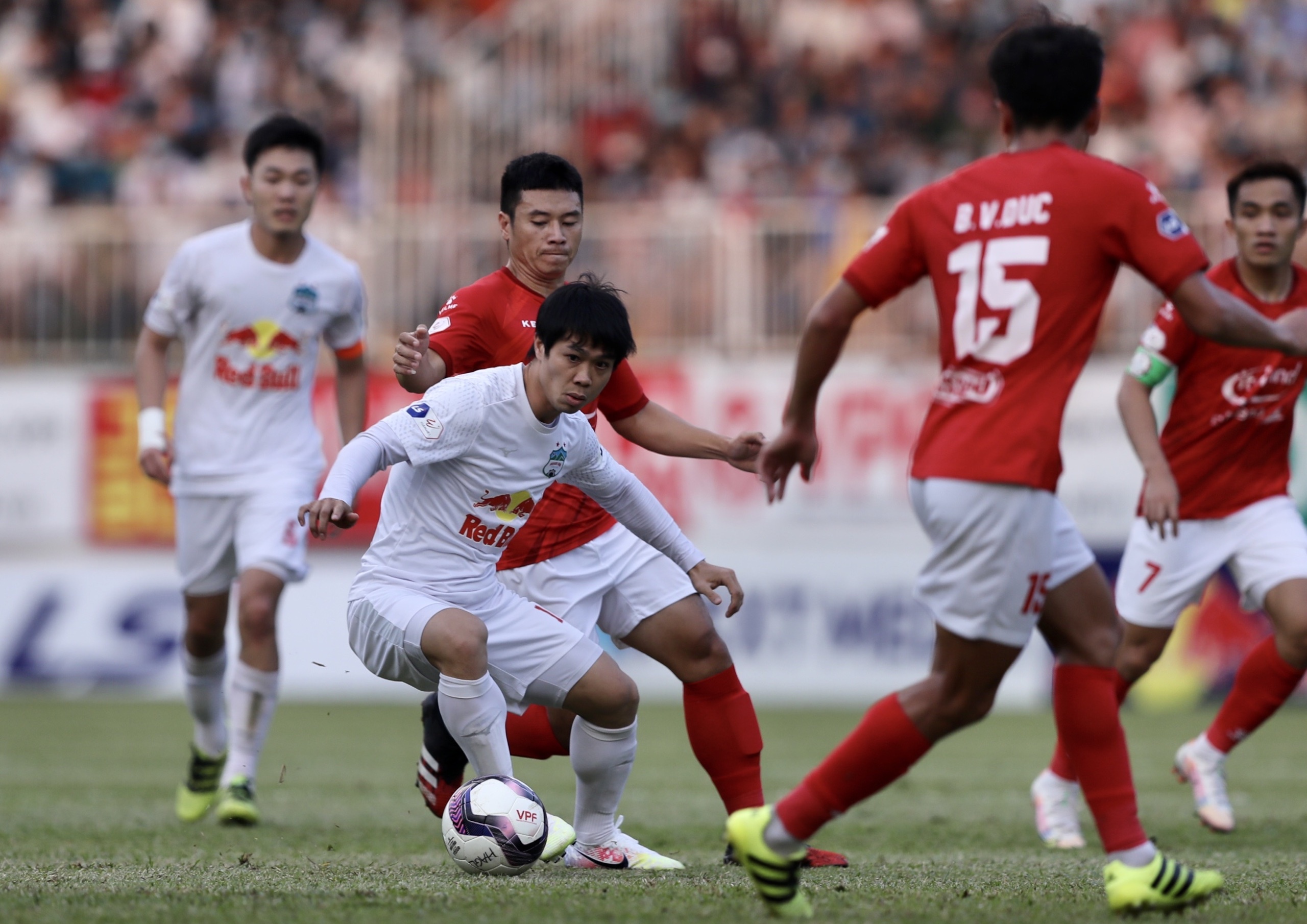 Giai phap nao de V.League to chuc vong 13 anh 1