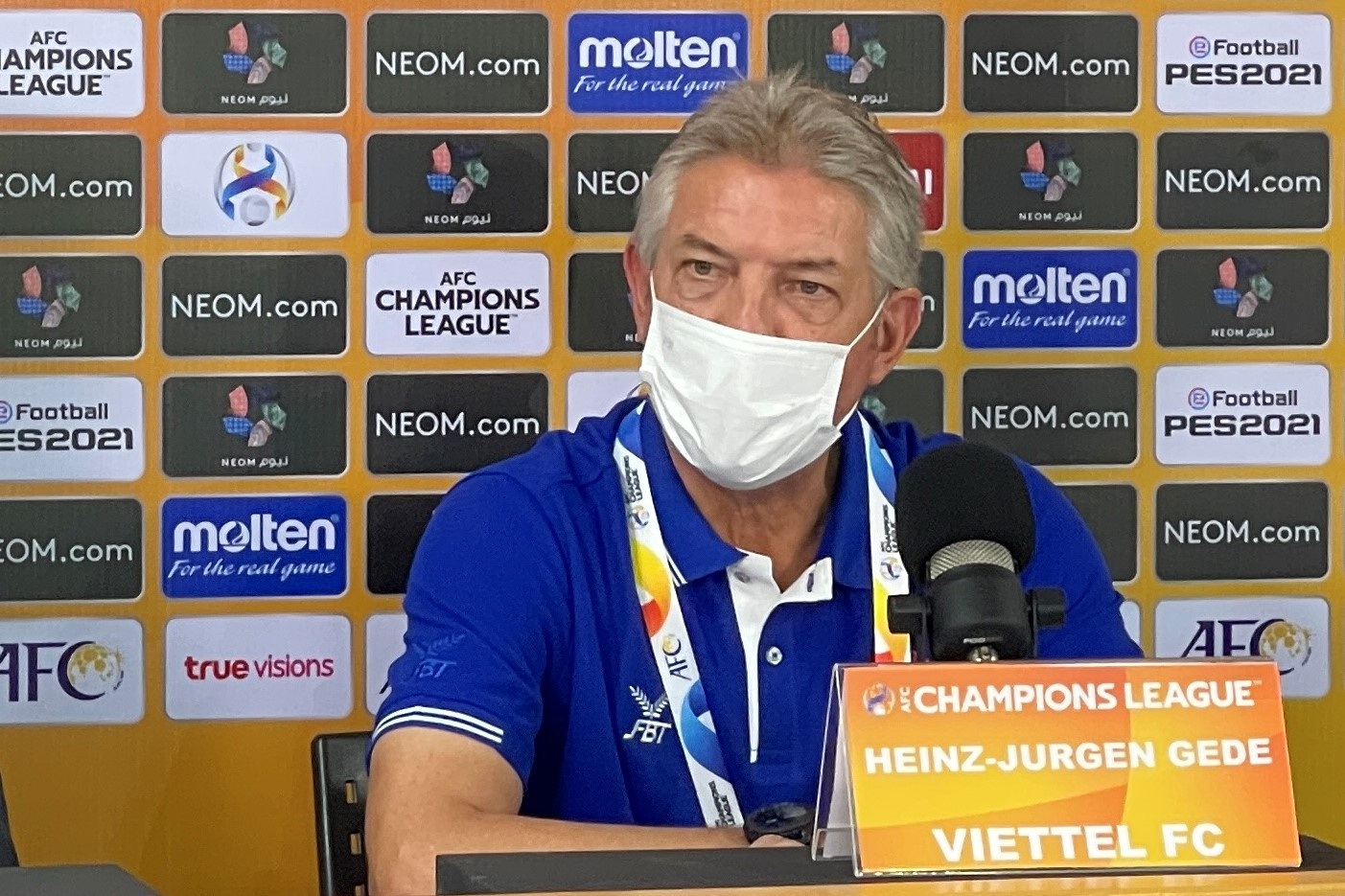 HLV doi Viettel: 'Ulsan Hyundai cung nhu bao doi thu khac thoi' hinh anh