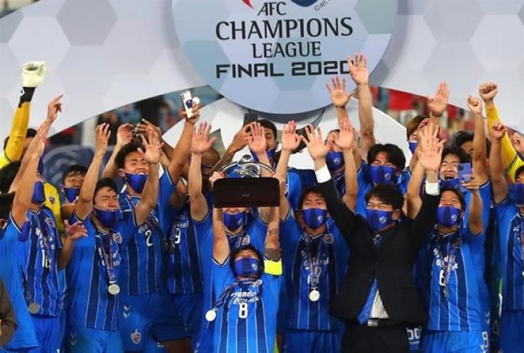 HLV doi Viettel: 'Ulsan Hyundai cung nhu cac doi thu khac' anh 1