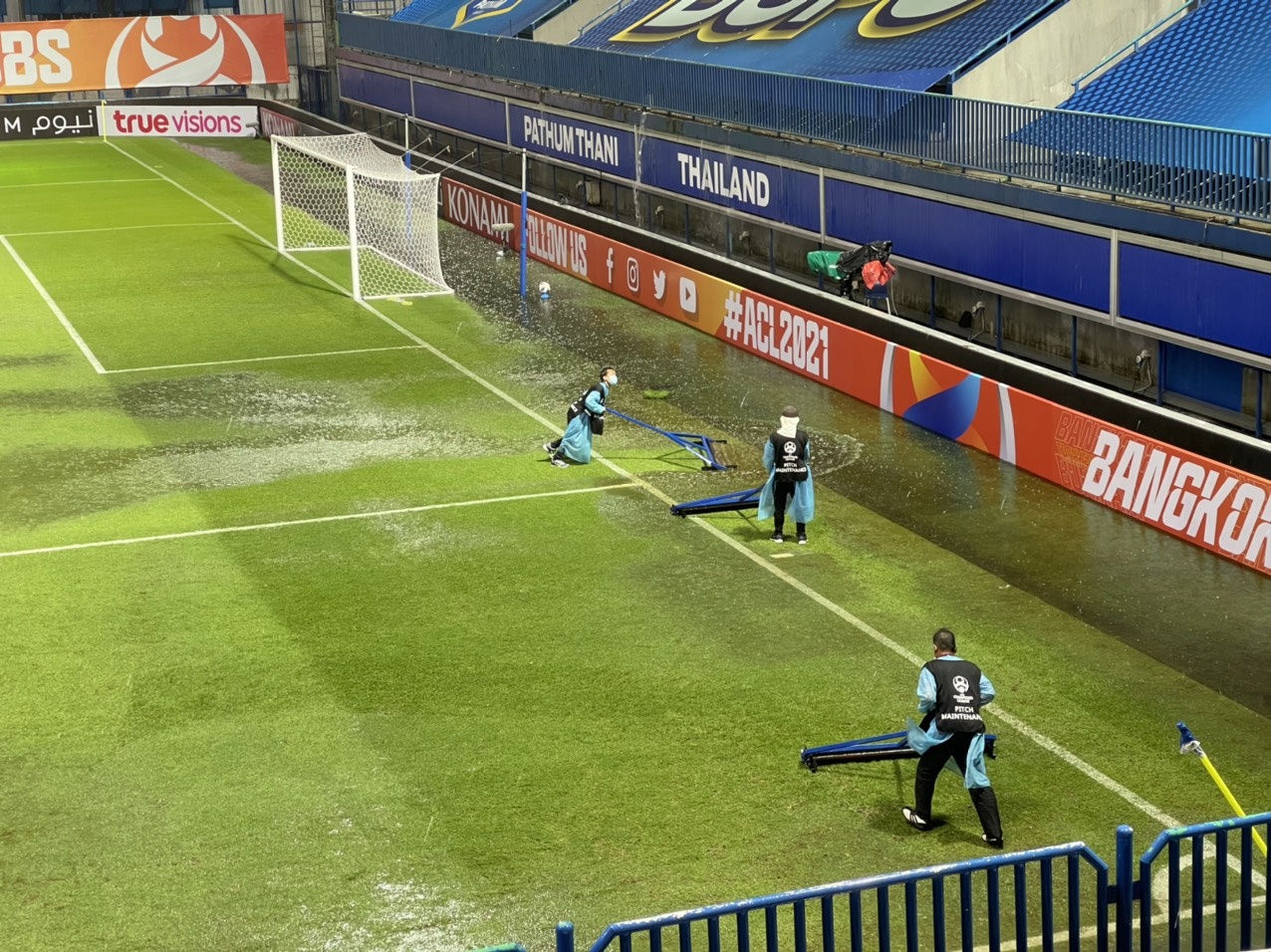 Hai doi thu cua Viettel bi gian doan tran dau 40 phut anh 1