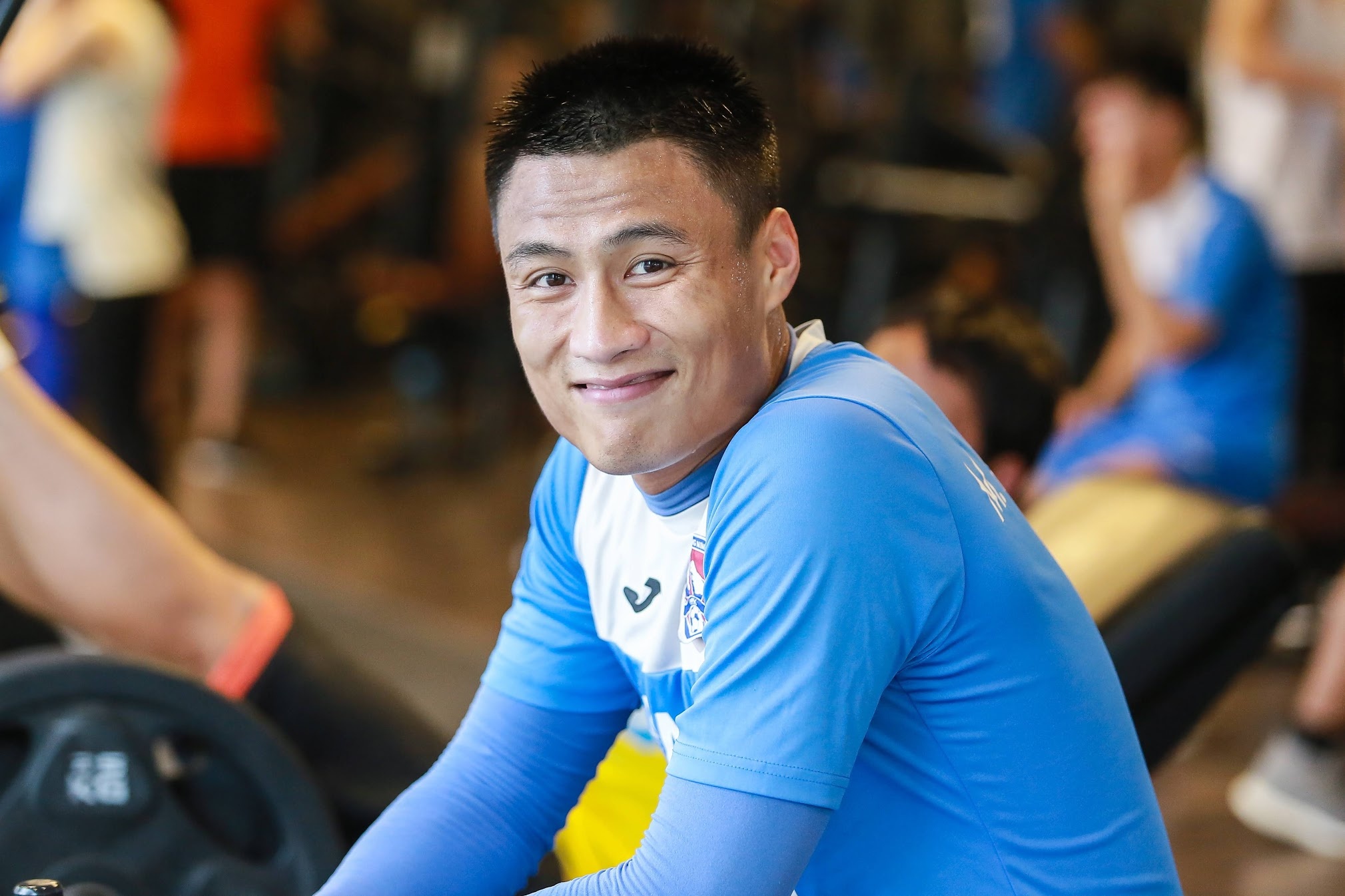 Mac Hong Quan khoac ao CLB Binh Dinh tu giai doan 2 V.League 2021 hinh anh