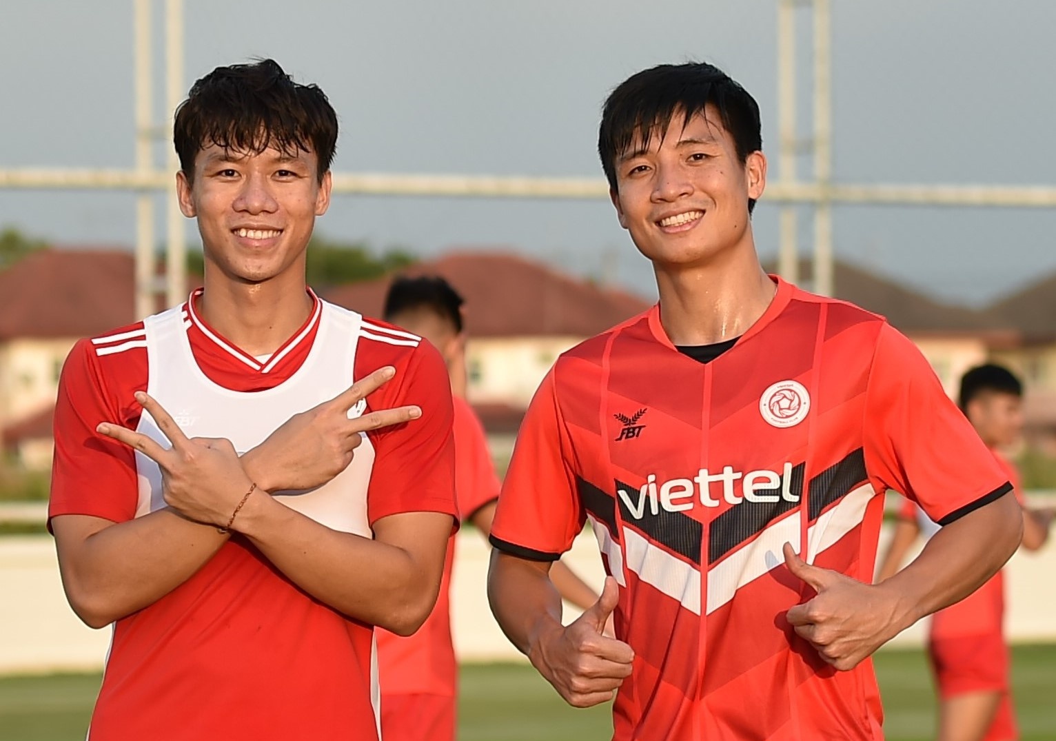 Tien Dung, Ngoc Hai duoc ve nha som hon du kien hinh anh