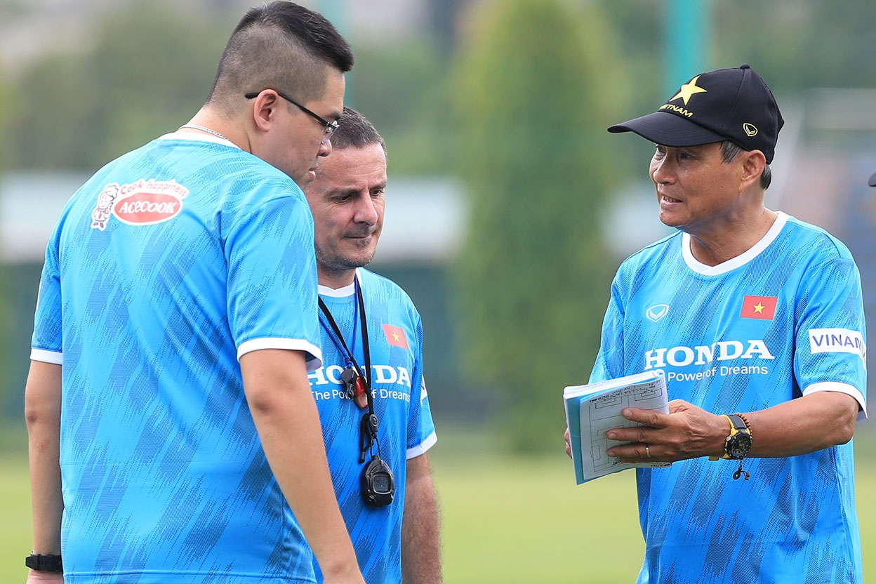 11 thanh vien tuyen nu Viet Nam phai cach ly hinh anh