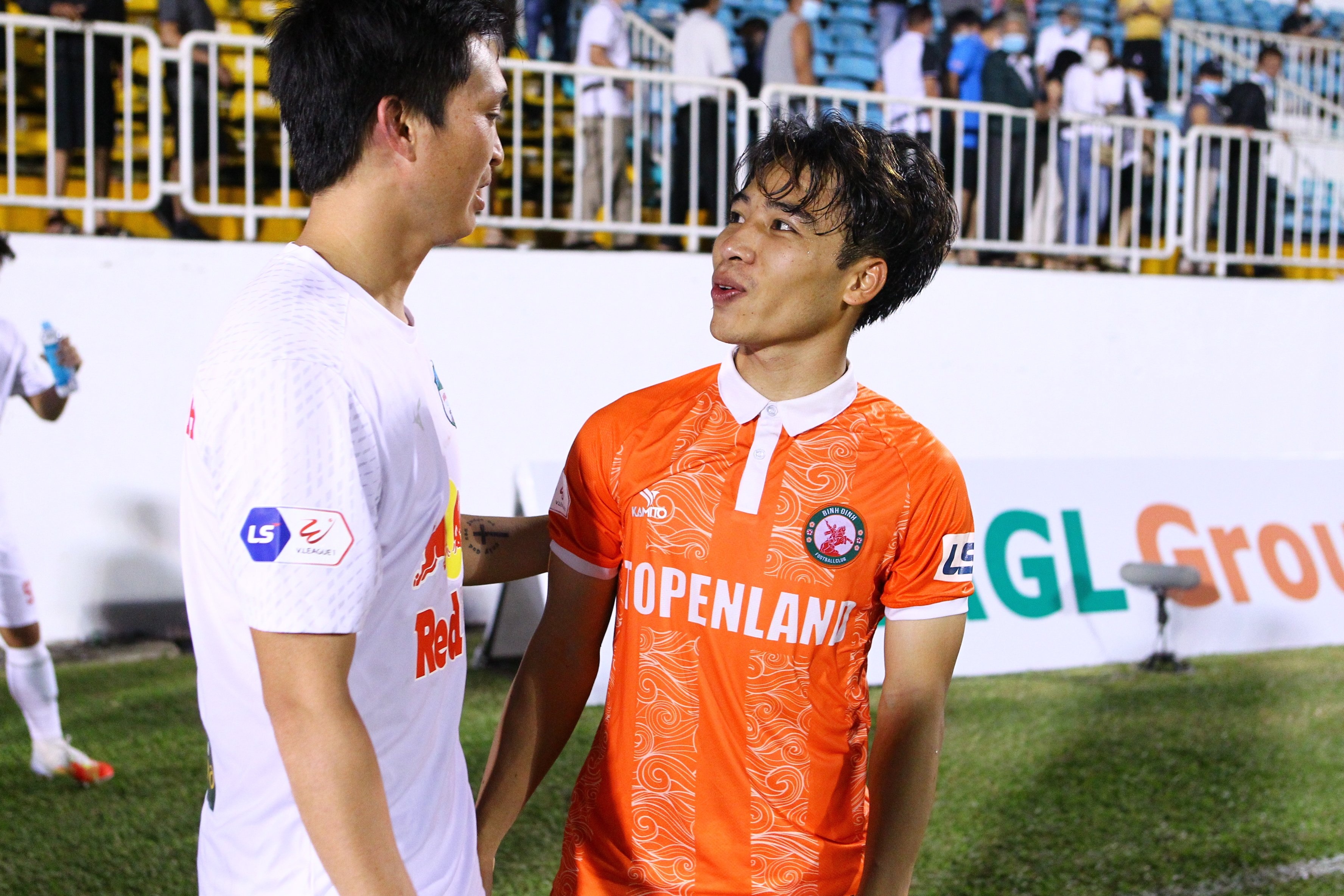 Tan binh tuyen Viet Nam tung duoc khuyen bo bong da anh 3