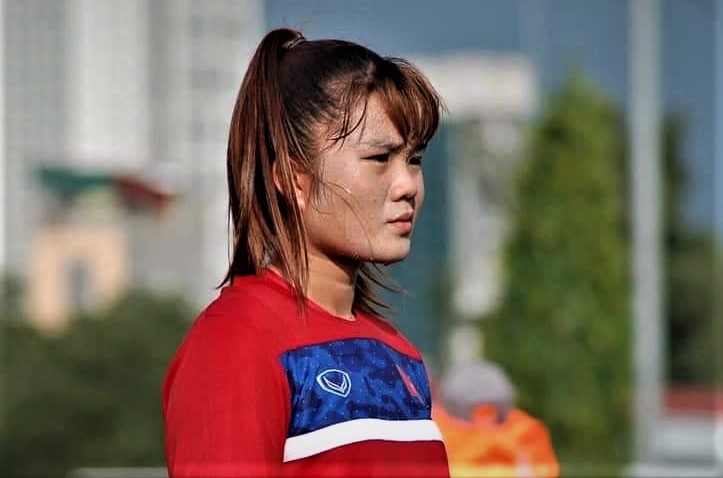 Cau thu nu mac bao benh duoc VFF ho tro hinh anh