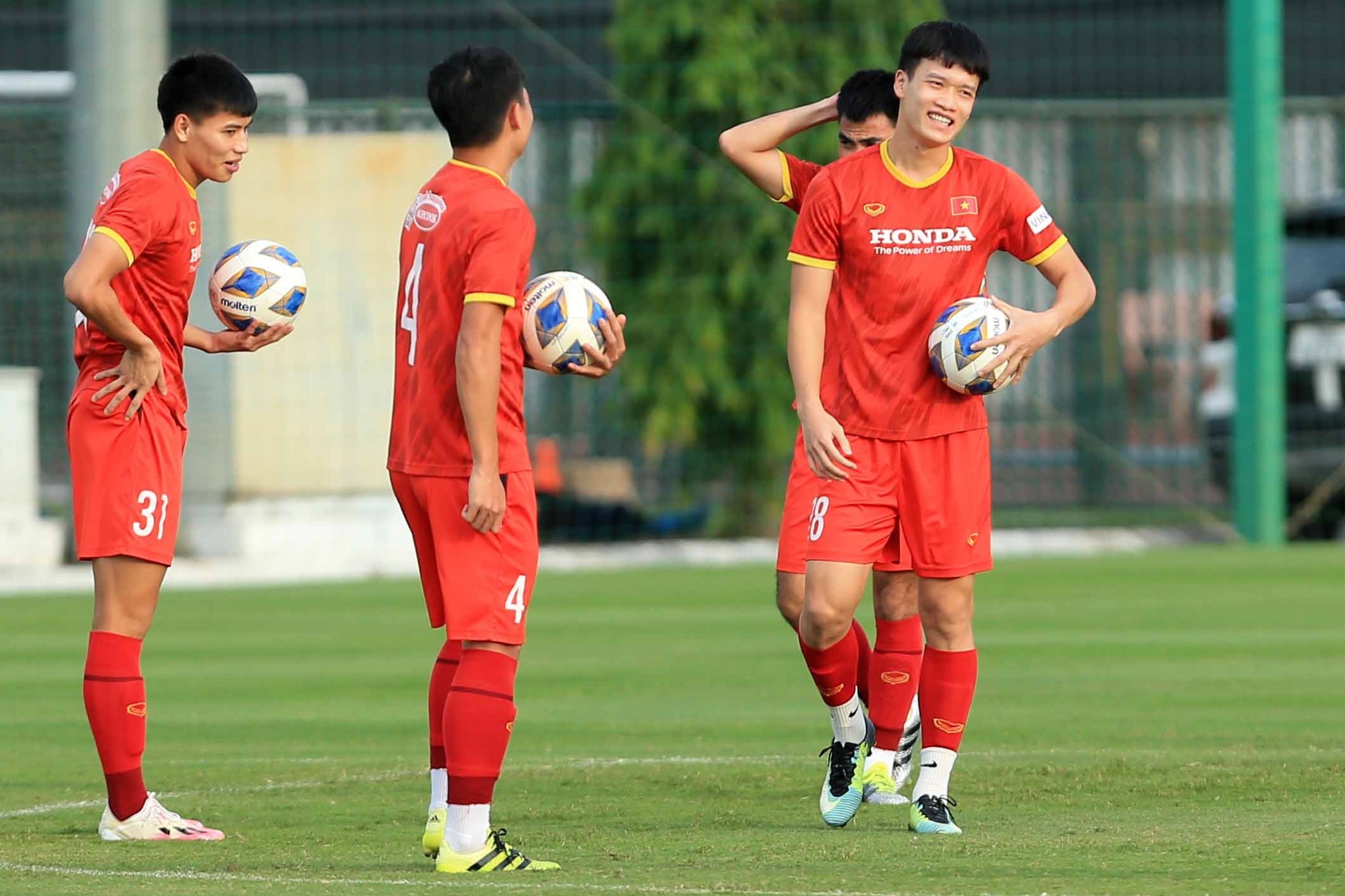 Hoang Duc,  tuyen Viet Nam,  vong loai World Cup anh 1