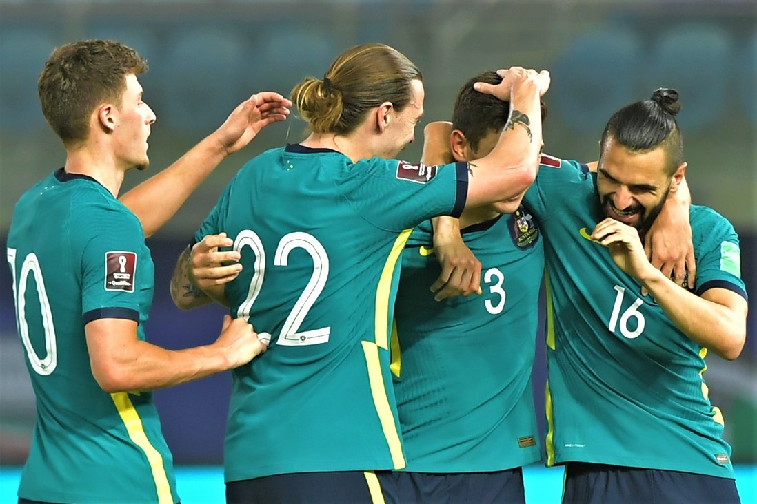 Australia chuan bi trieu tap 65 cau thu hinh anh