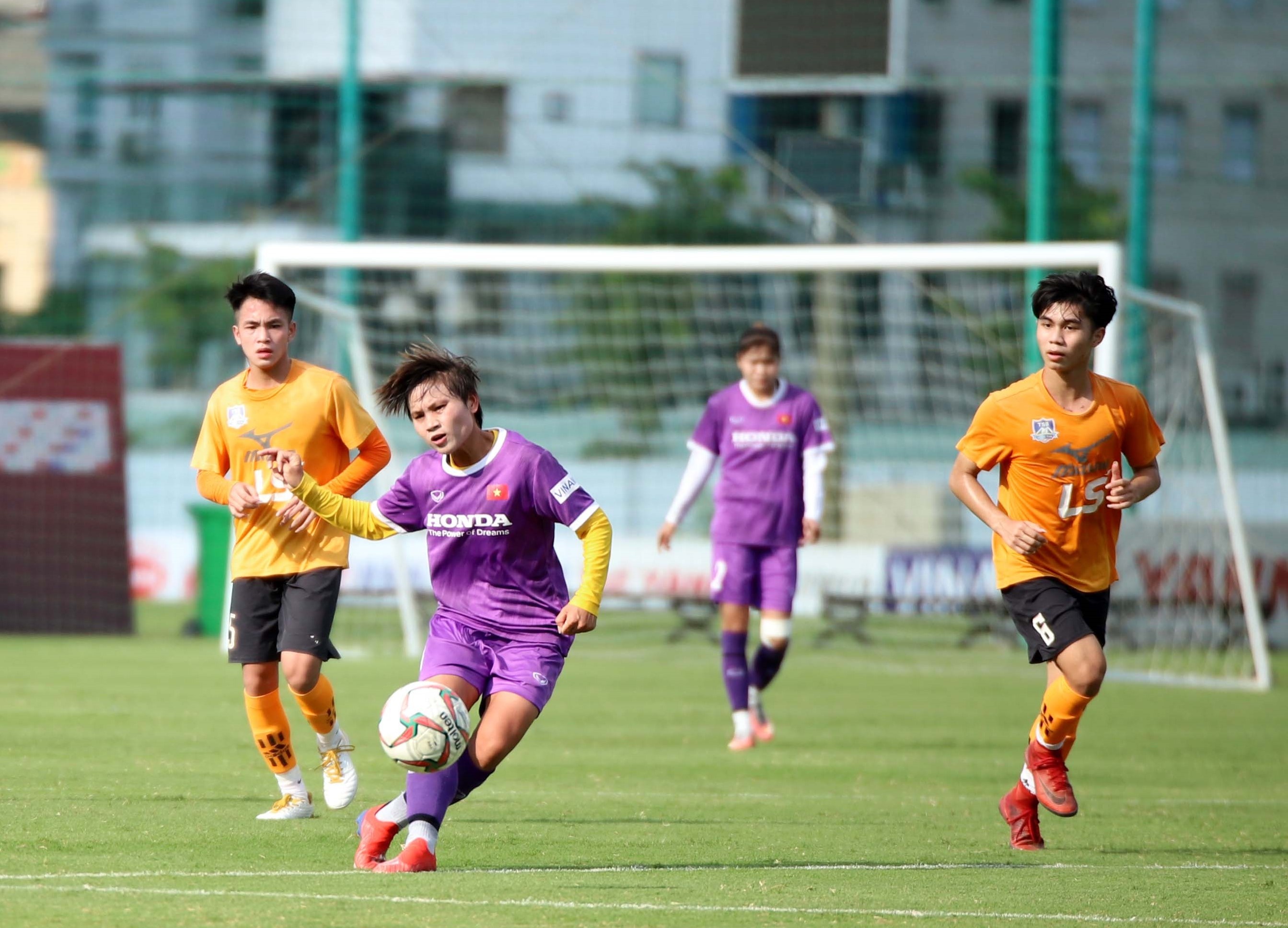 tuyen nu Viet Nam,  giao huu,  vong loai Asian Cup nu anh 1