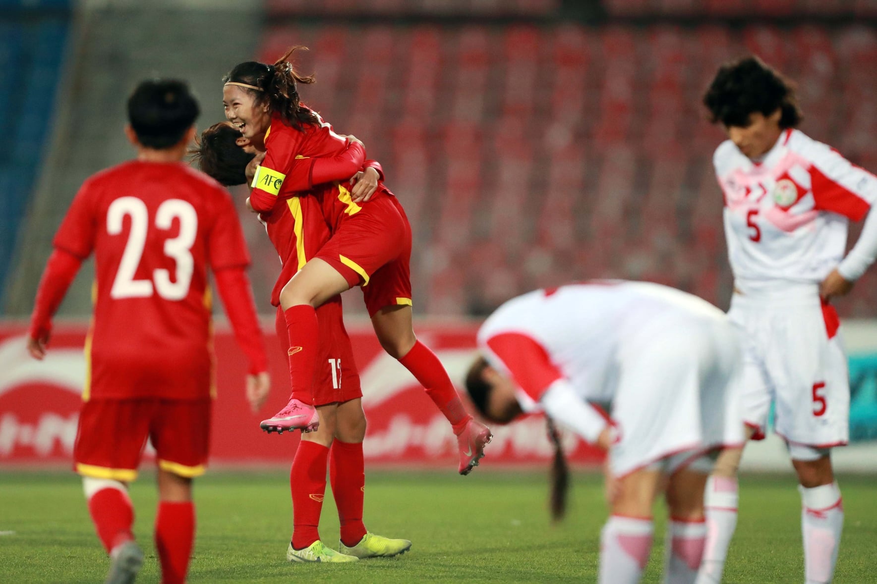 Tuyen nu Viet Nam thang Tajikistan 7-0 hinh anh
