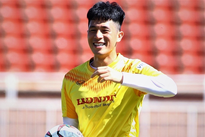 Dinh Trong tro lai truoc ngay tuyen Viet Nam sang Saudi Arabia hinh anh