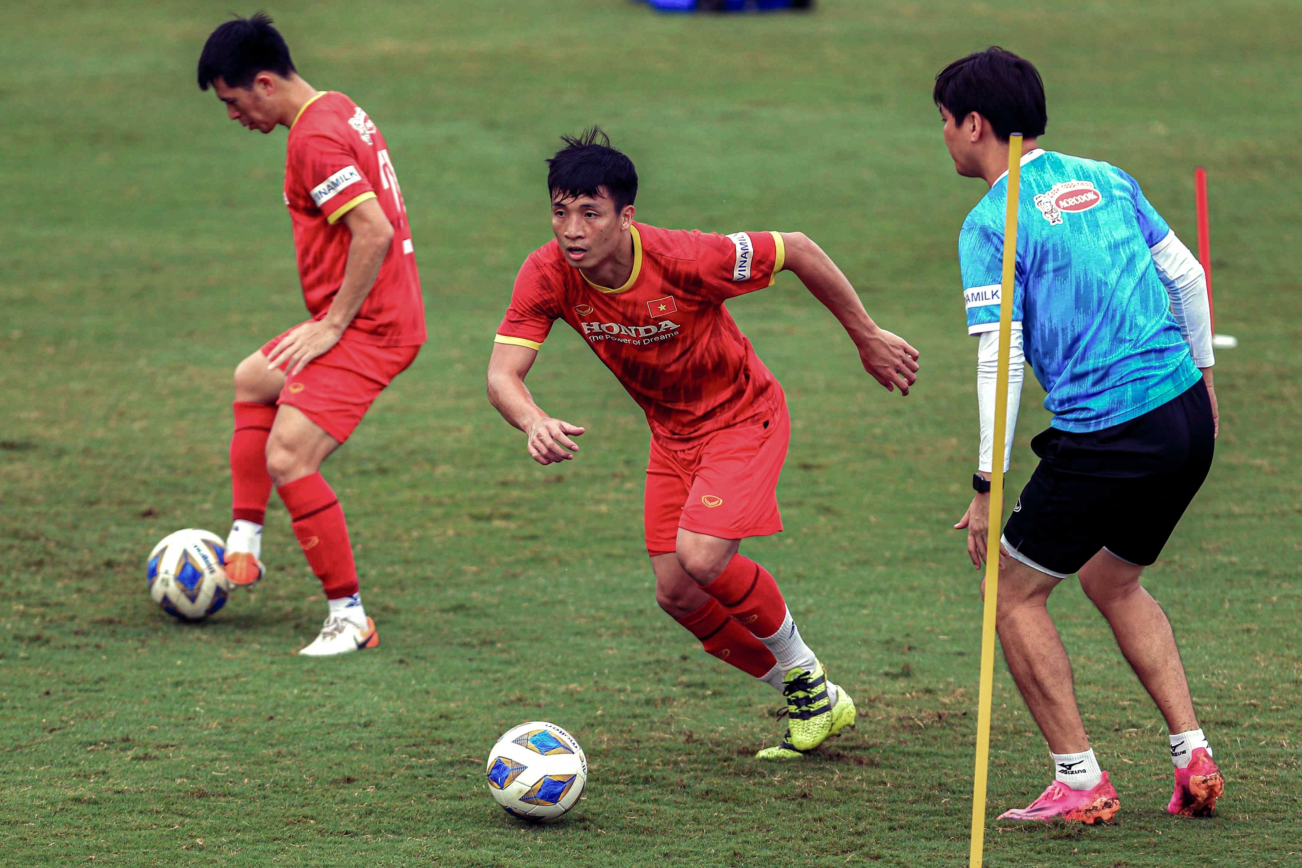 Tuyen Viet Nam dau Saudi Arabia bang bo ba trung ve vo dich AFF Cup anh 1