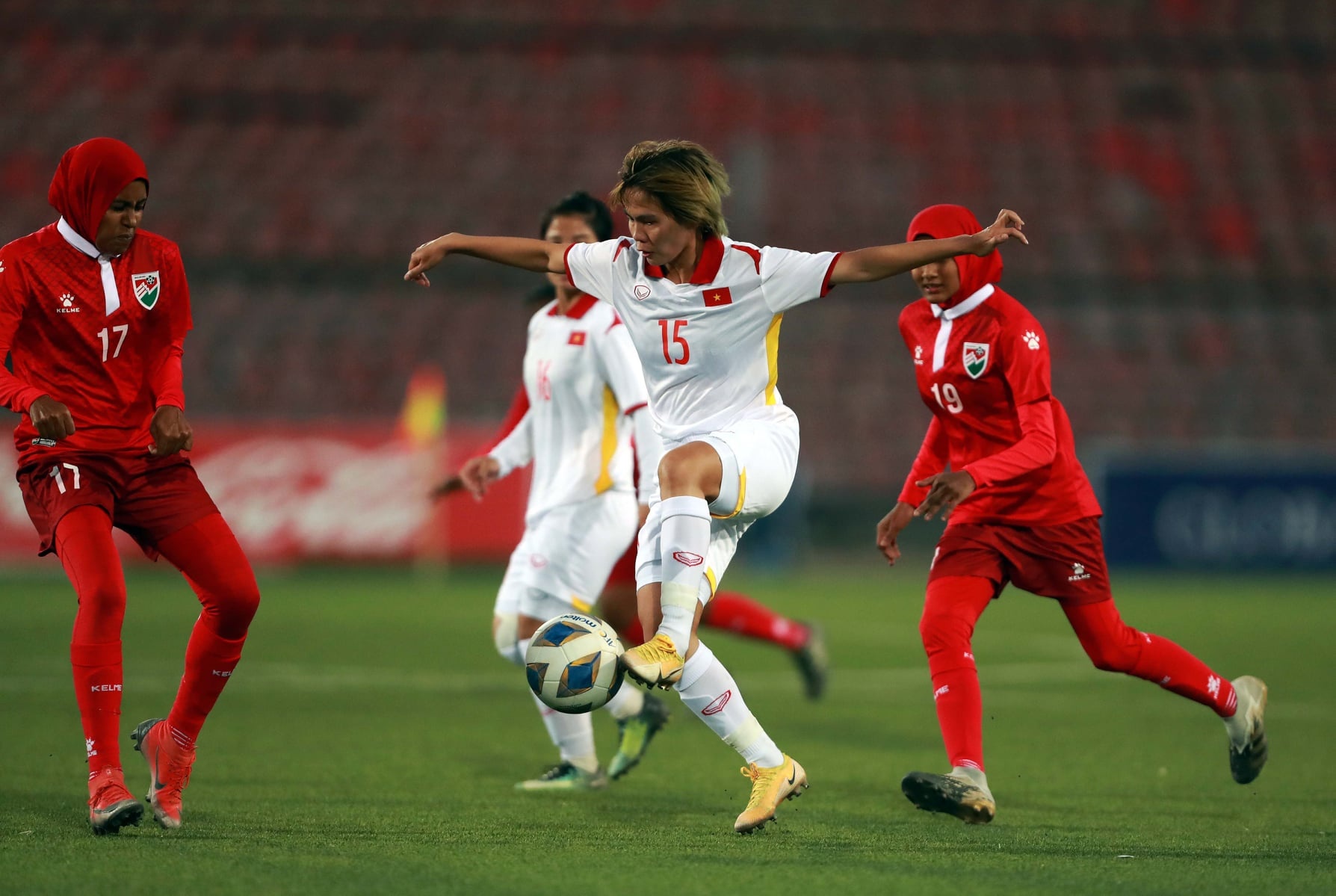 HLV Mai Duc Chung khong hai long du tuyen nu Viet Nam thang 16-0 anh 1