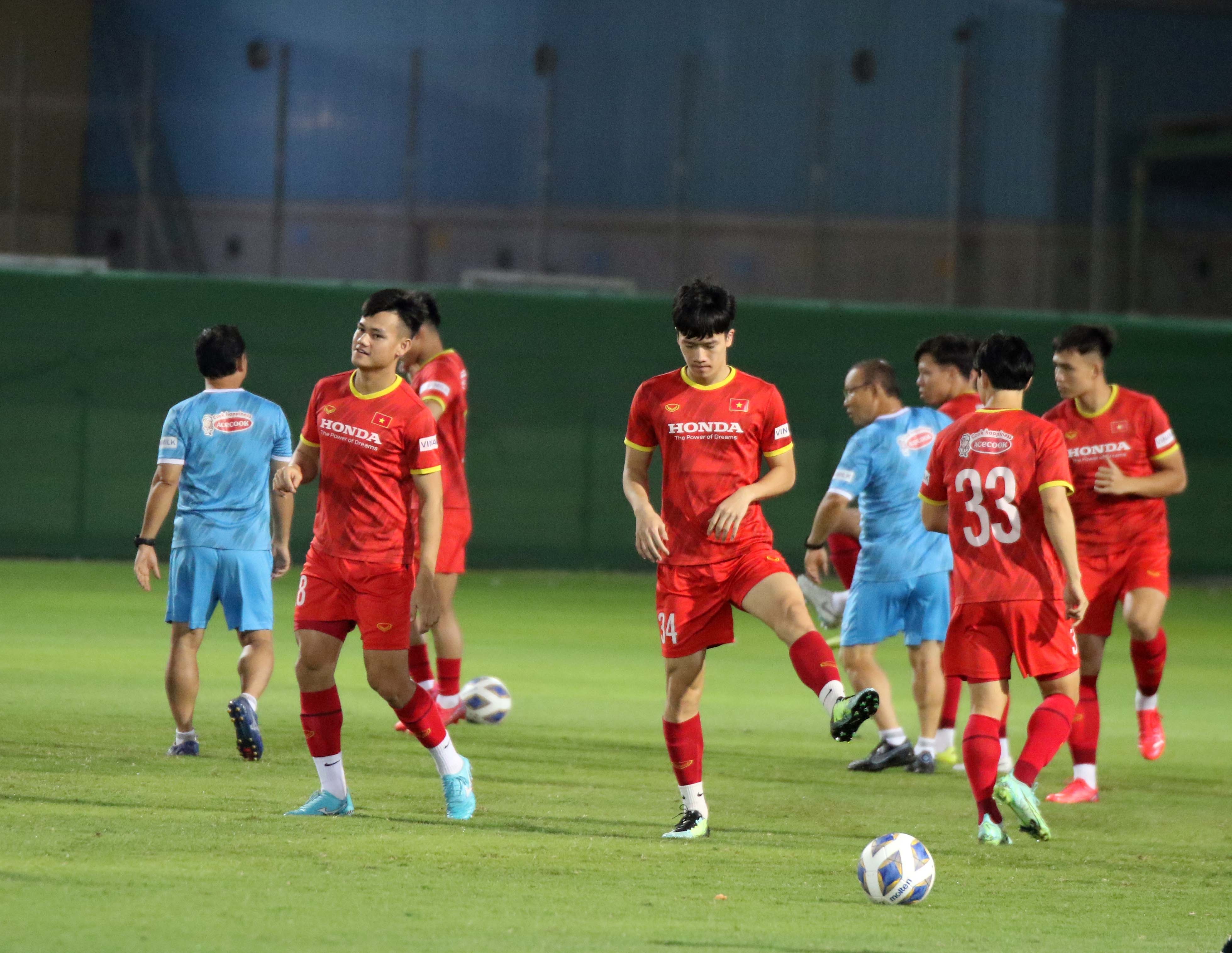 Tuyen Viet Nam gap Trung Quoc anh 3