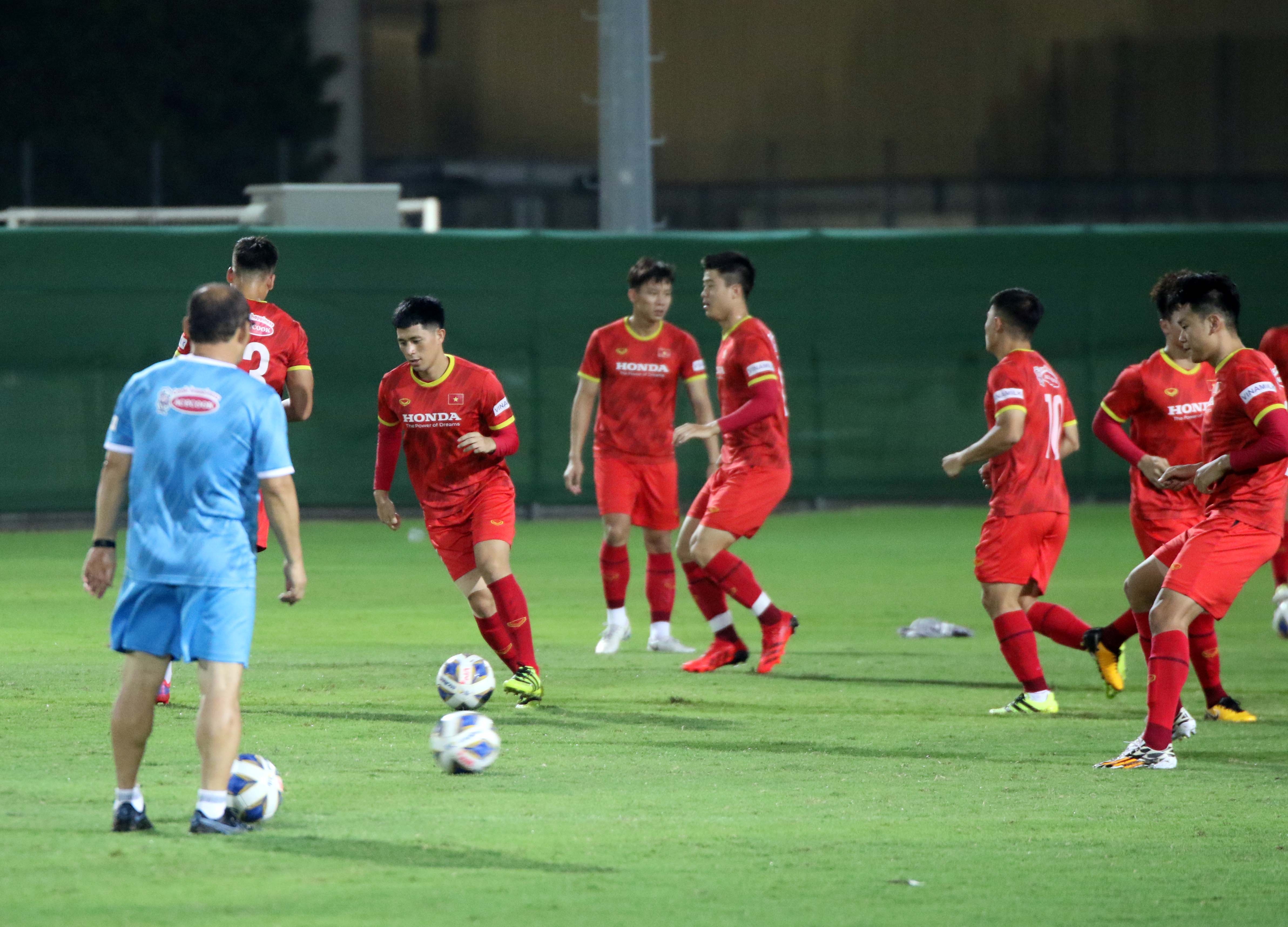 Tuyen Viet Nam gap Trung Quoc anh 8