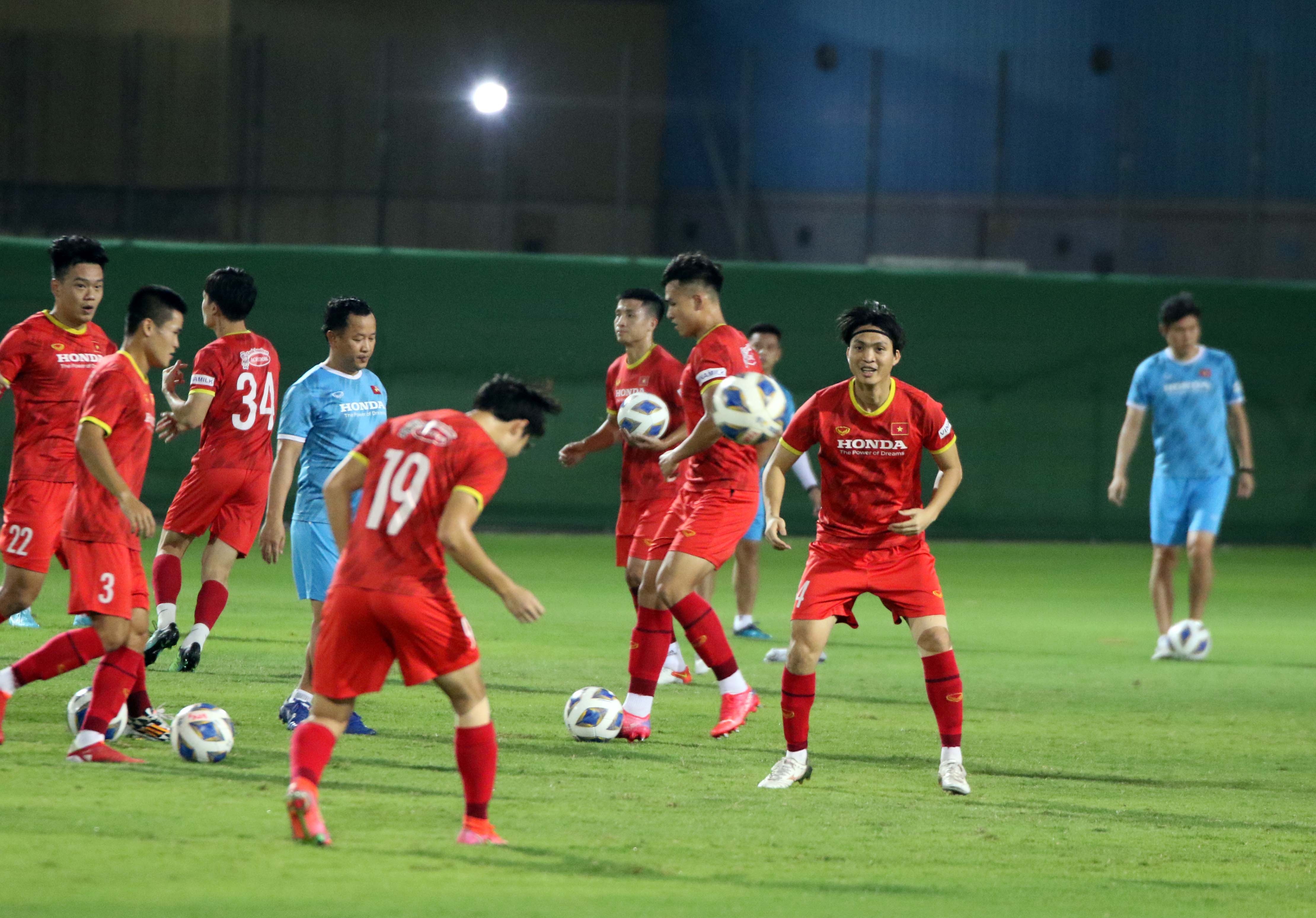 Tuyen Viet Nam gap Trung Quoc anh 5