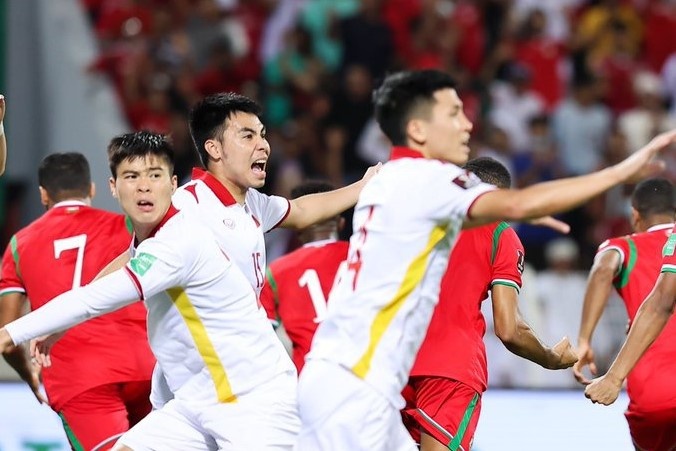 Nhung khoanh khac khong bo cuoc cua tuyen Viet Nam truoc Oman hinh anh