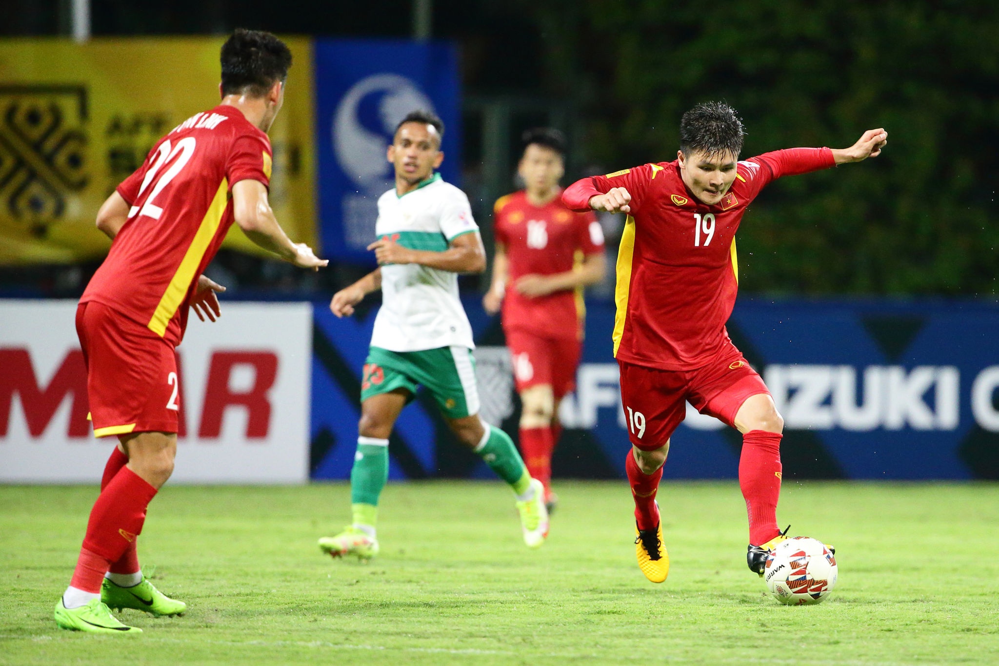 Quang Hai hay nhat tran Viet Nam 4-0 Campuchia anh 1