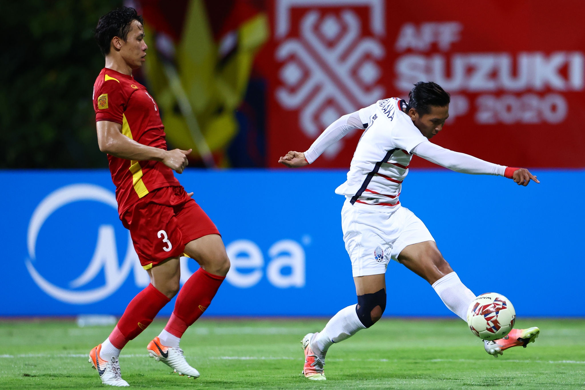 Cham diem Viet Nam 3-0 Campuchia: Tien Linh va Quang Hai cao nhat anh 4