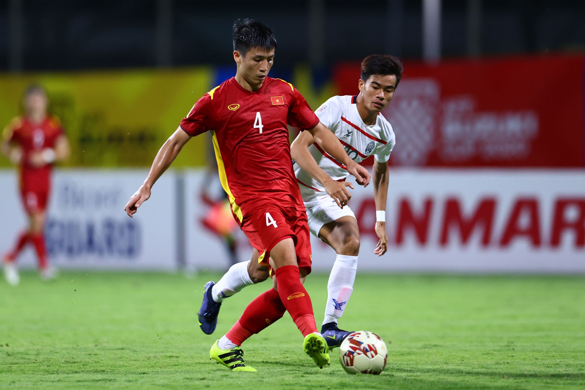 Cham diem Viet Nam 3-0 Campuchia: Tien Linh va Quang Hai cao nhat anh 3