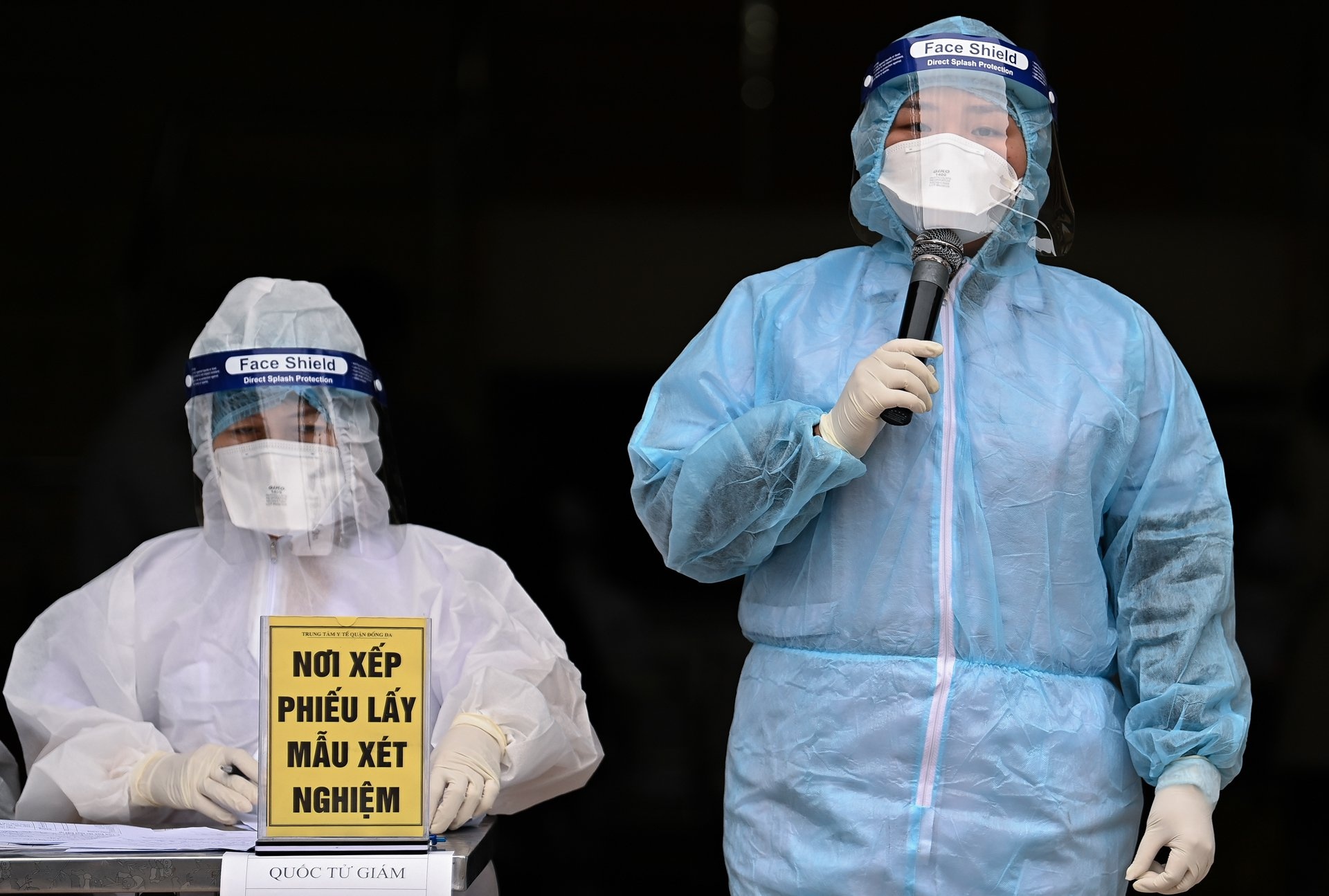 VFF ho tro xet nghiem Covid-19 cho tran tuyen Viet Nam gap Trung Quoc hinh anh