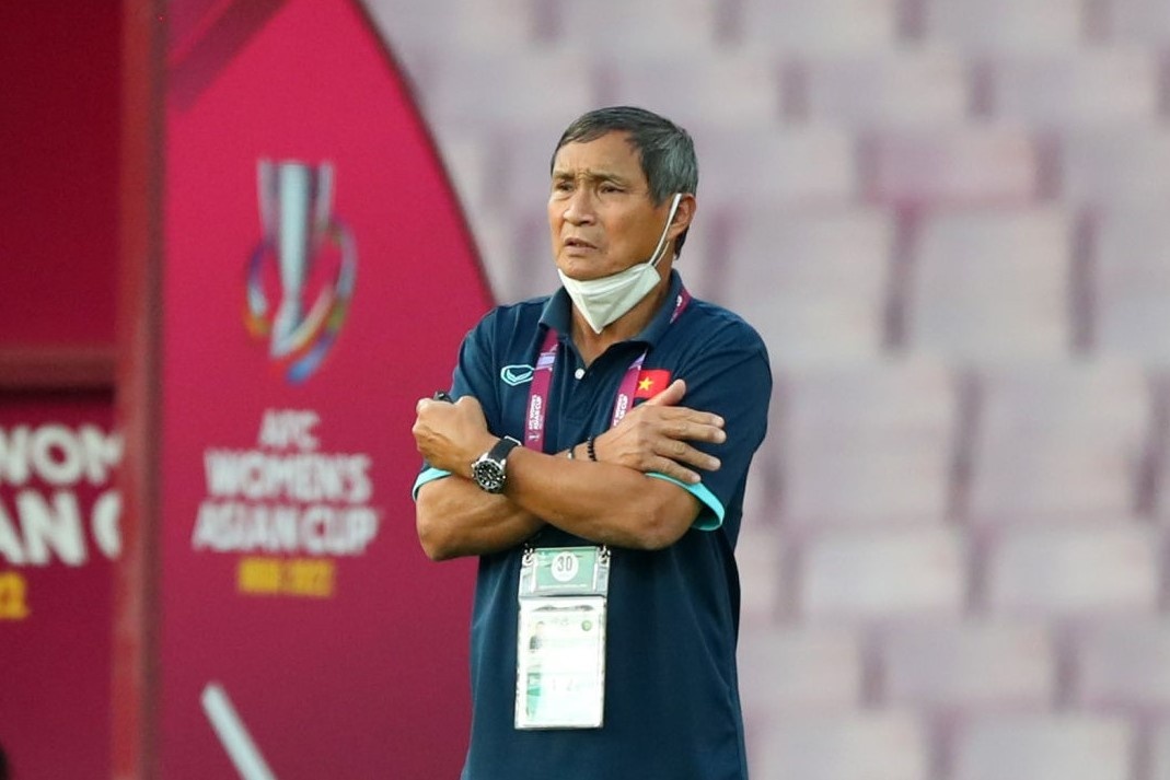 HLV Mai Duc Chung cam on ong Park Hang-seo hinh anh