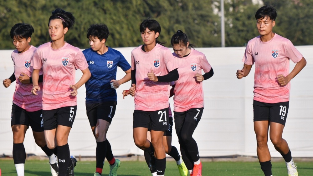 Tuyen nu Thai Lan chi co 14 cau thu dau Viet Nam anh 1