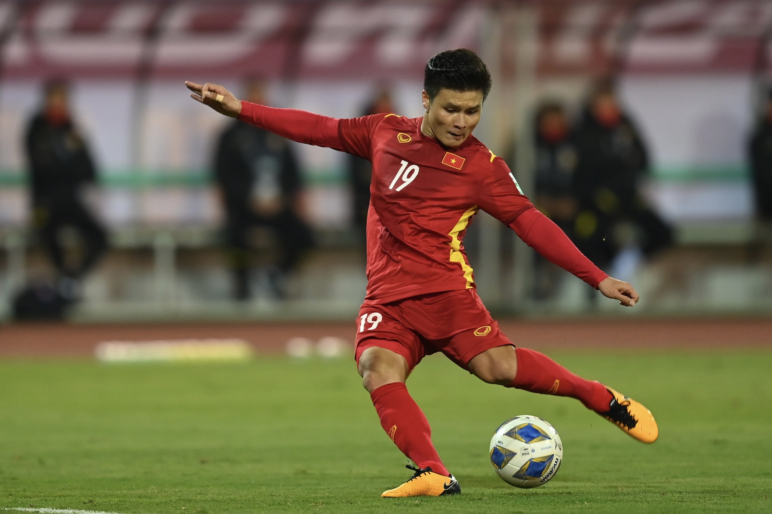 Cham diem doi tuyen Viet Nam: Hung Dung noi bat anh 10