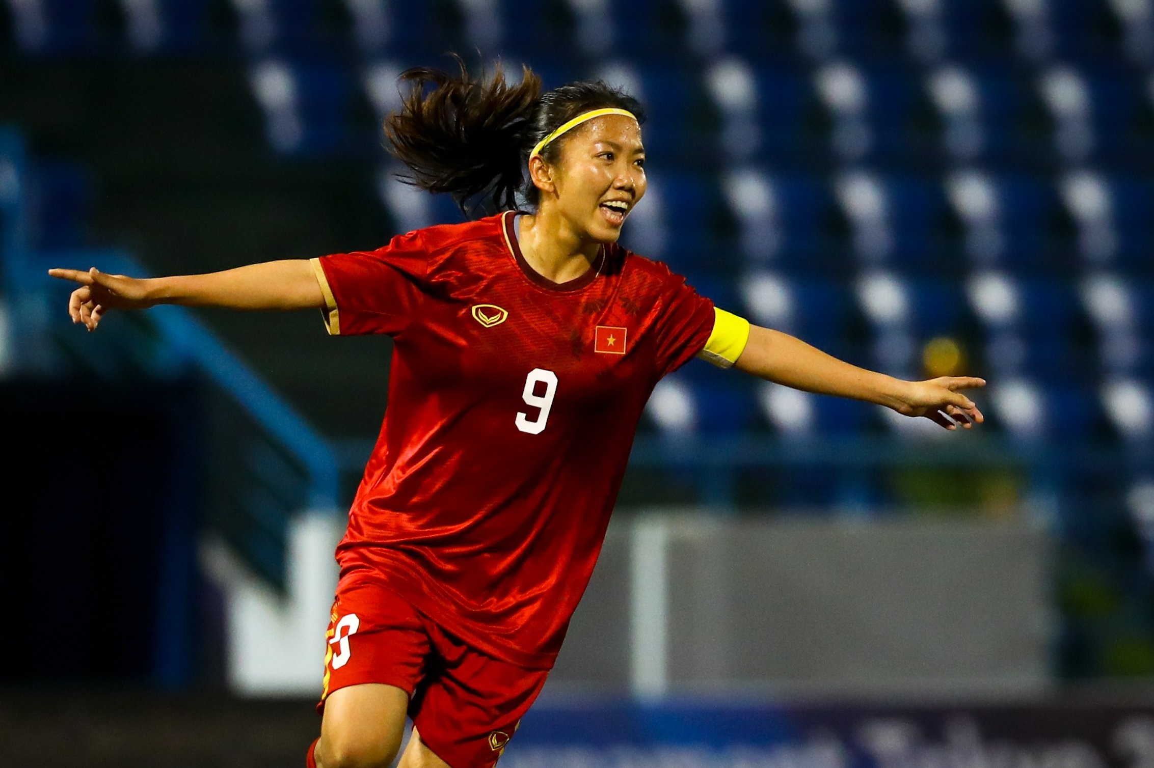 HLV Mai Duc Chung: 'Toi co cach khich le rieng cho doi nu' hinh anh