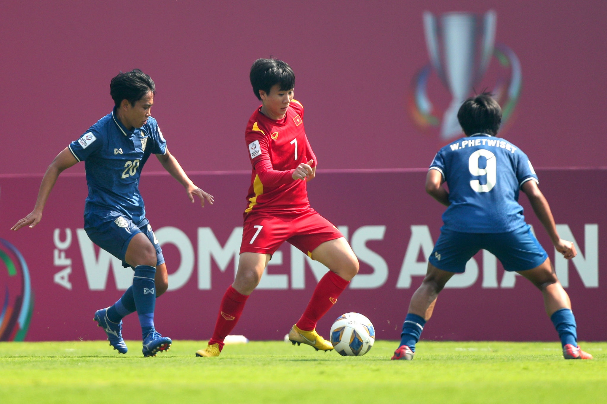 Tuyet Dung: 'Den gio toi van chua het lo' anh 3