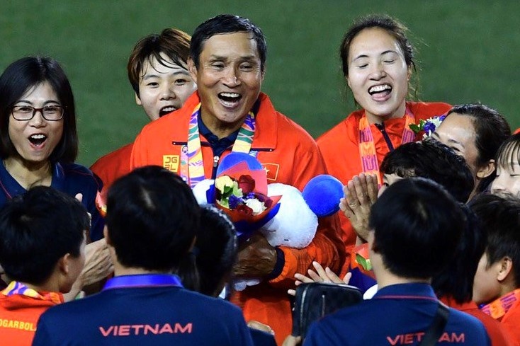 Thay tro HLV Mai Duc Chung duoc Thu tuong tang bang khen hinh anh