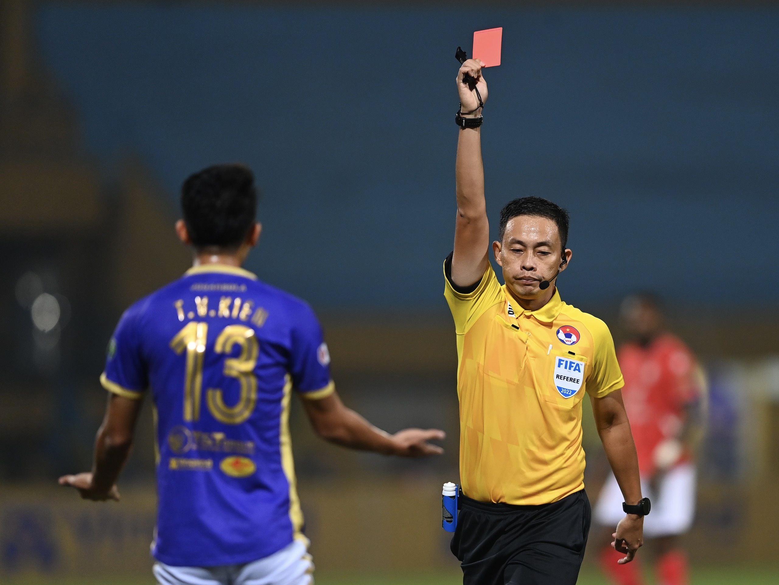 Quang Hai dau lung,  chua hen ngay tro lai anh 1