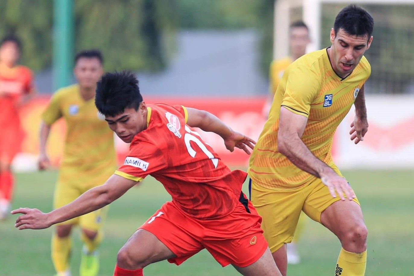 V.League co nen nhuong cho cho cac doi tuyen quoc gia? hinh anh
