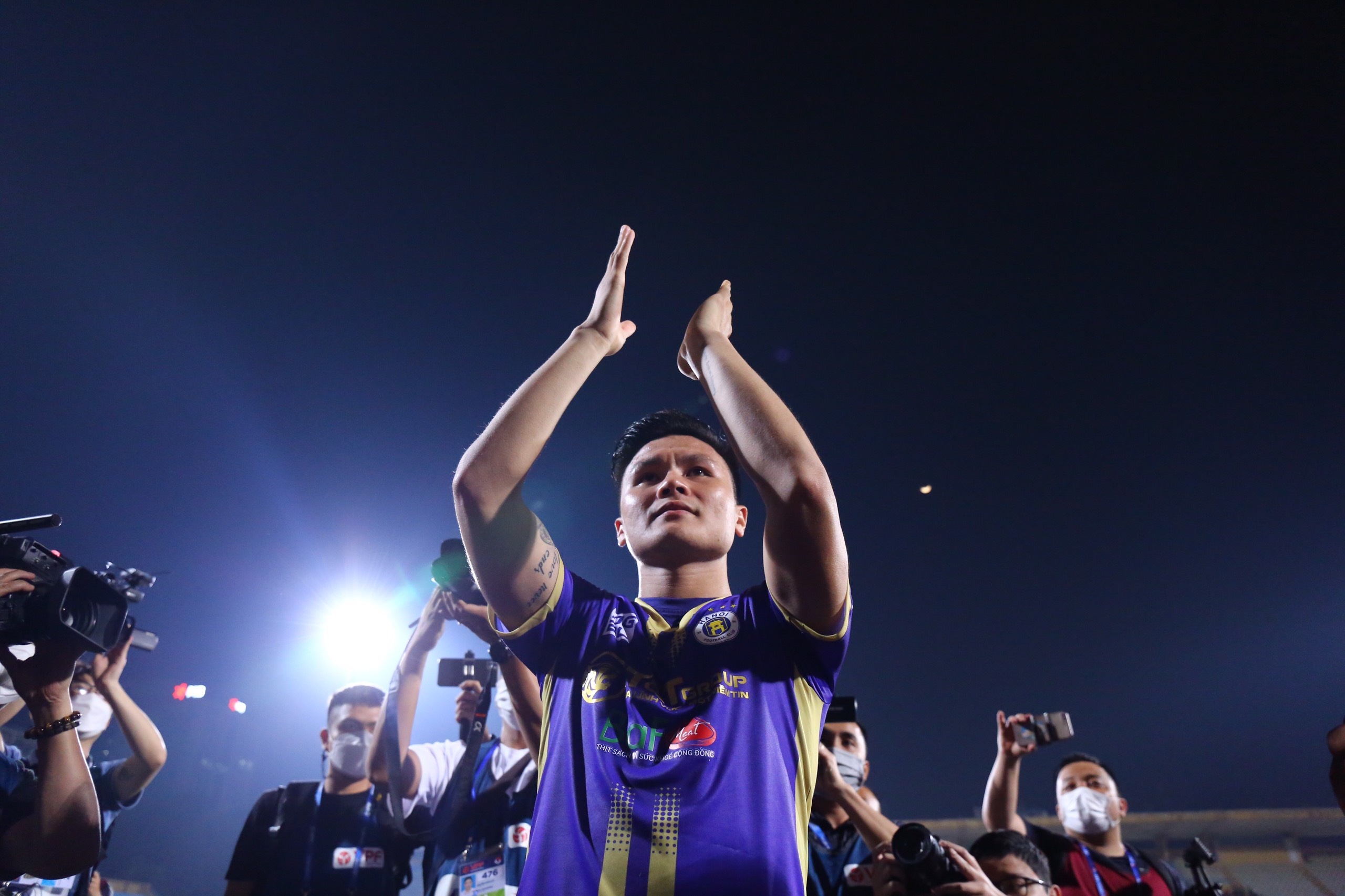 Quang Hai: 'Toi khong muon noi loi chia tay,  hen gap lai moi nguoi' anh 1