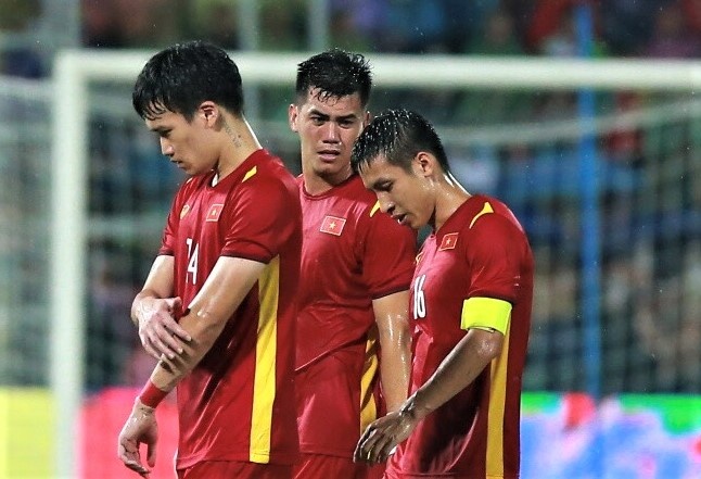 Do Hung Dung xin loi vi U23 Viet Nam khong thang Philippines hinh anh