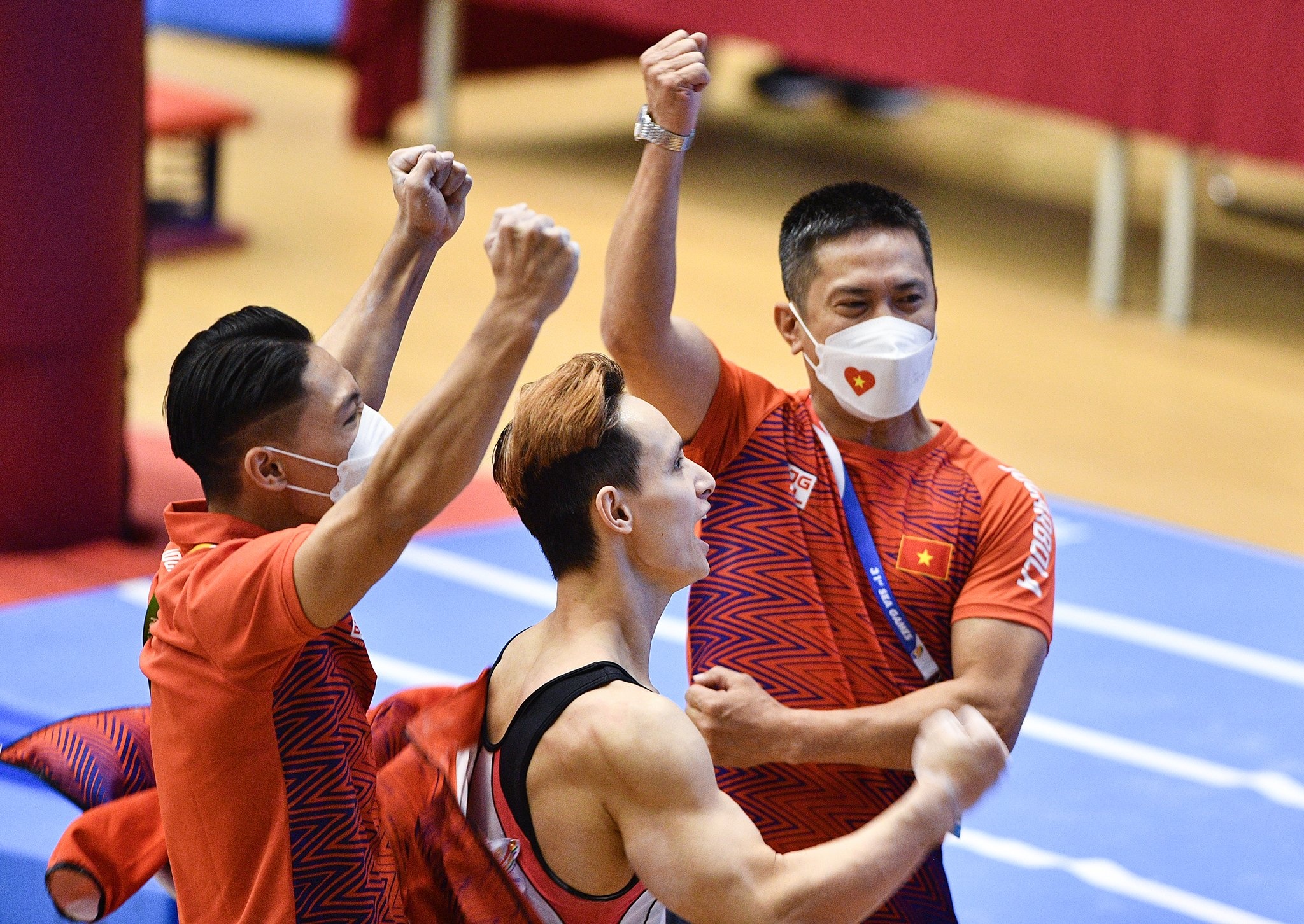 Dinh Phuong Thanh khong tin minh co the gianh 2 HCV SEA Games 31 hinh anh