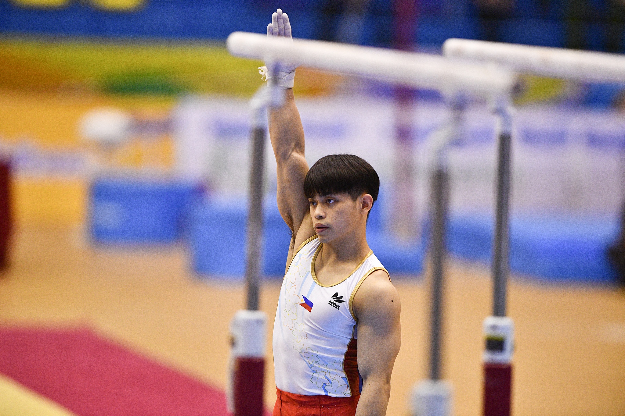 Carlos Yulo: 'Van dong vien TDDC Viet Nam rat gioi' hinh anh