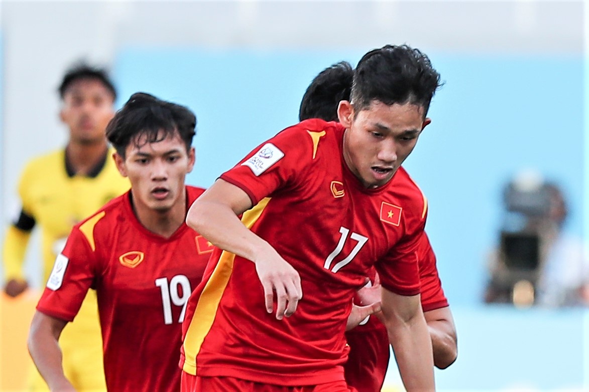 Hai Long bat ngo khi duoc bau hay nhat tran U23 Viet Nam - Malaysia hinh anh