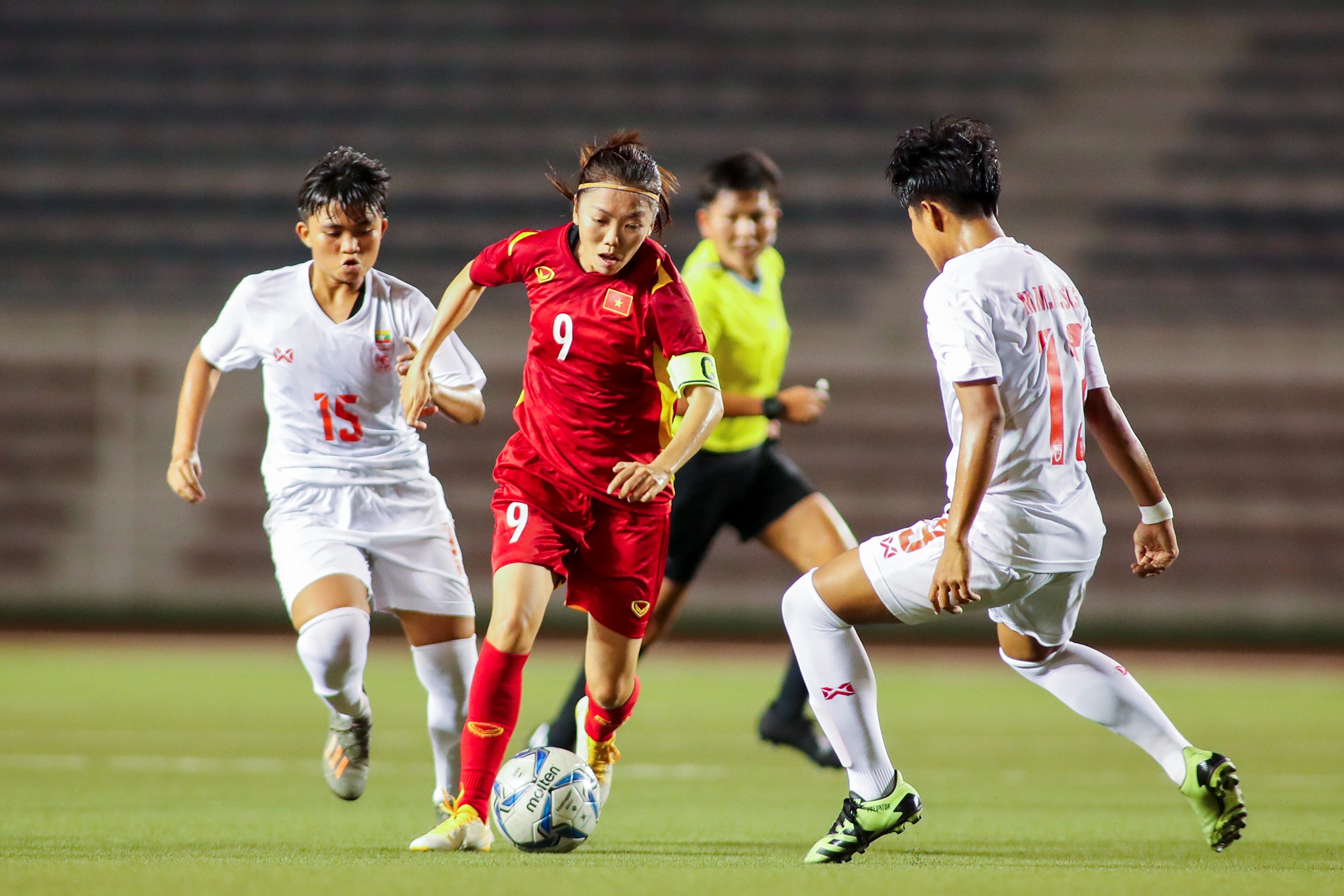 Tuyen nu Viet Nam khien HLV Mai Duc Chung bat ngo anh 1